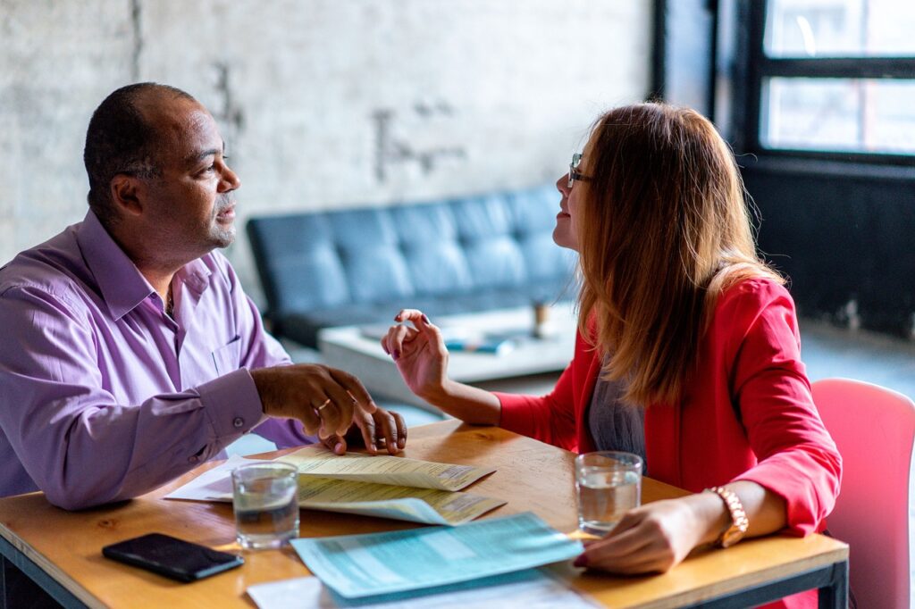 Les 5 étapes clés pour améliorer vos processus RH pour une meilleure gestion d’entreprise.